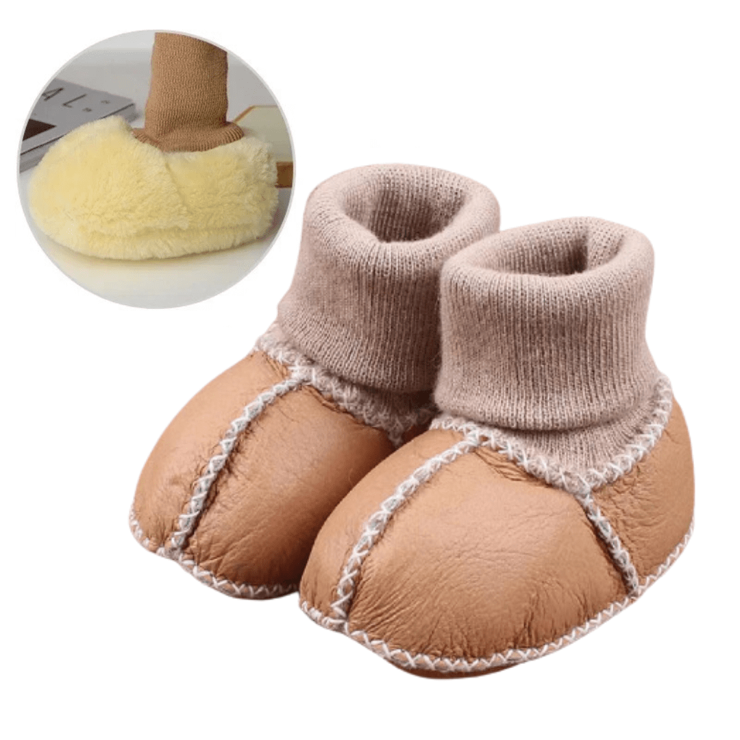 Mini Boots™ | Warm & kuschelig - rutschfeste Babyhausschuhe | 1+1 GRATIS - Finezo.de