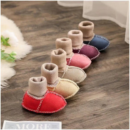 Mini Boots™ | Warm & kuschelig - rutschfeste Babyhausschuhe | 1+1 GRATIS - Finezo.de