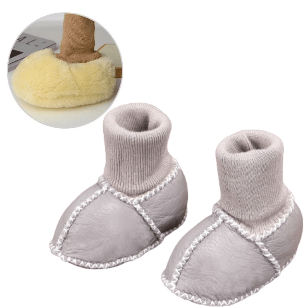 Mini Boots™ | Warm & kuschelig - rutschfeste Babyhausschuhe | 1+1 GRATIS - Finezo.de