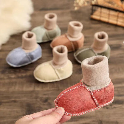 Mini Boots™ | Warm & kuschelig - rutschfeste Babyhausschuhe | 1+1 GRATIS - Finezo.de