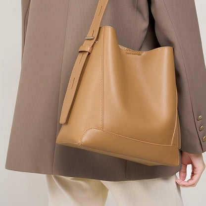 Finezo - Damen Leder - Umhängetasche im Oversized Bucket - Design - Finezo.de