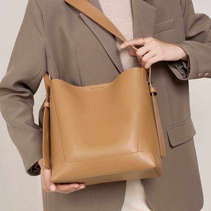Finezo - Damen Leder - Umhängetasche im Oversized Bucket - Design - Finezo.de