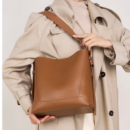Finezo - Damen Leder - Umhängetasche im Oversized Bucket - Design - Finezo.de