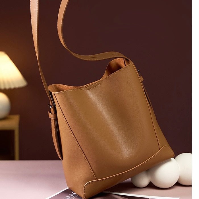 Finezo - Damen Leder - Umhängetasche im Oversized Bucket - Design - Finezo.de