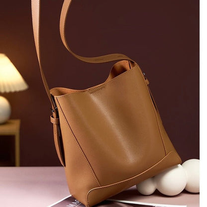 Finezo - Damen Leder - Umhängetasche im Oversized Bucket - Design - Finezo.de