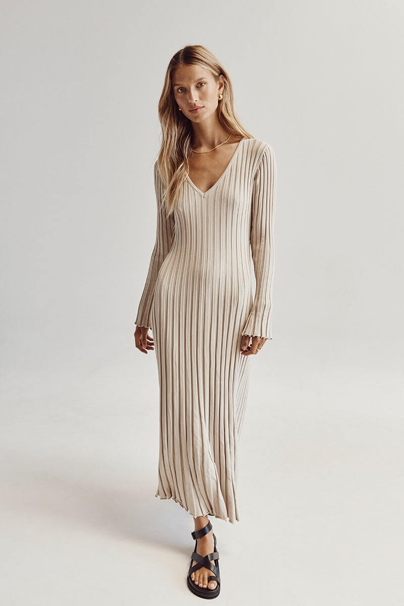 Mary™ | Gestricktes Midi-Kleid mit V-Ausschnitt | 50% RABATT