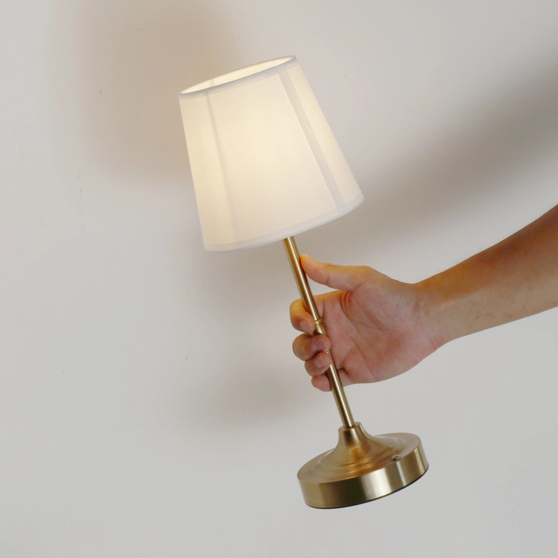 Novalux™ | Drahtlos aufladbare Lampe | 50% RABATT - Finezo.de