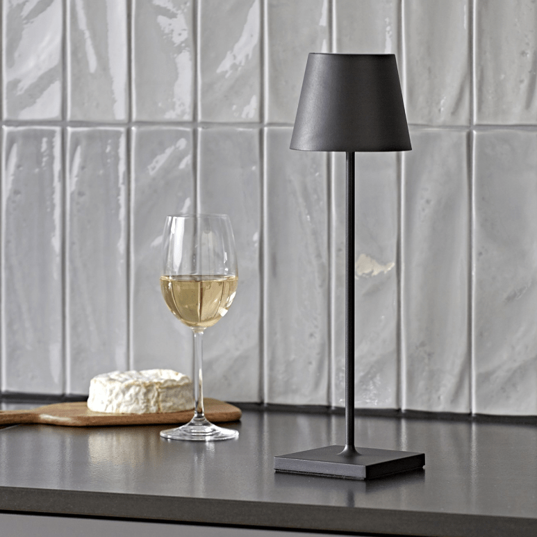 Tableglow™ | Hohe Tischlampe mit Dimmerfunktion | 50% RABATT - Finezo.de