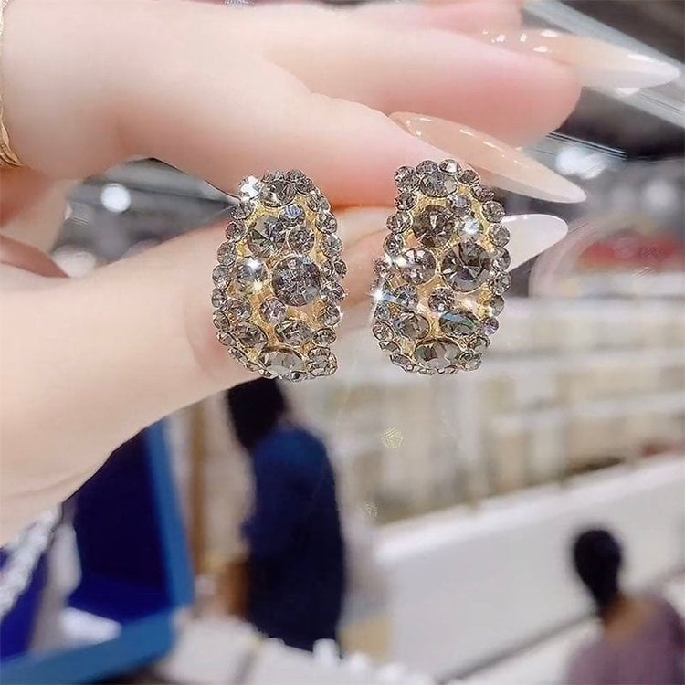 Liora™ | Glänzende Diamantohrringe - 1+1 GRATIS - Finezo.de